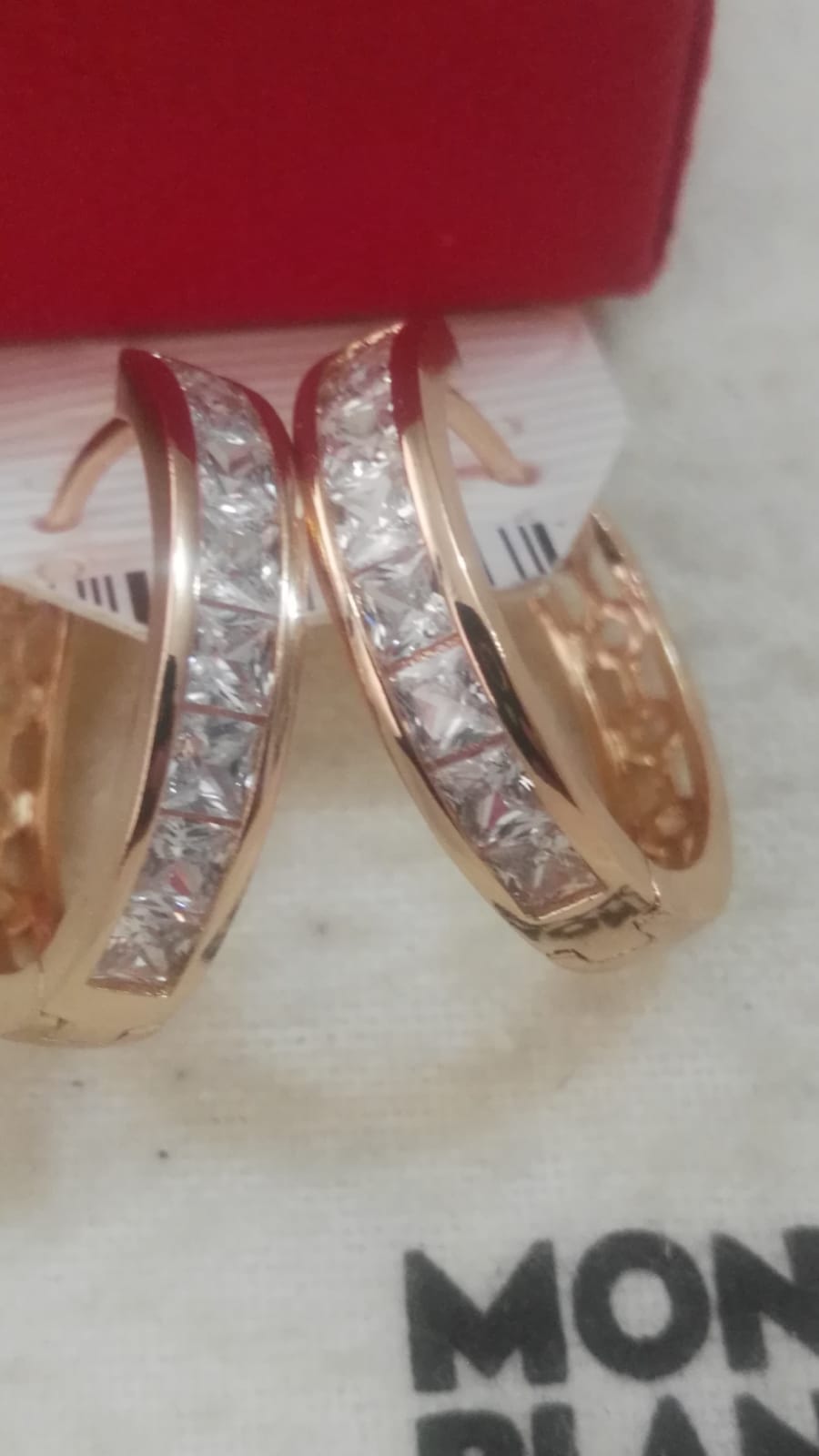 Product Image ../../productsimages/Aretes_circonia_18_Kg_250.jpg